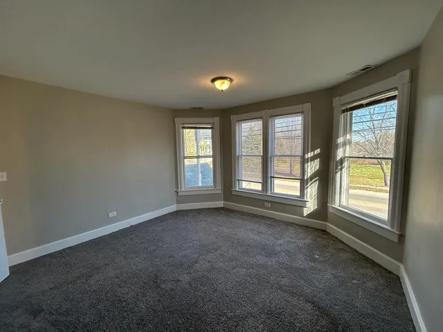 $149,900 | 10509 North Main Street, Richmond, IL 60071