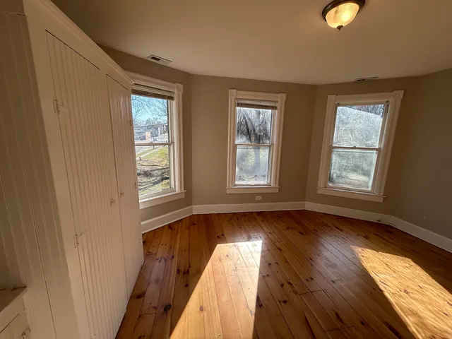 $149,900 | 10509 North Main Street, Richmond, IL 60071