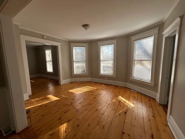 $149,900 | 10509 North Main Street, Richmond, IL 60071