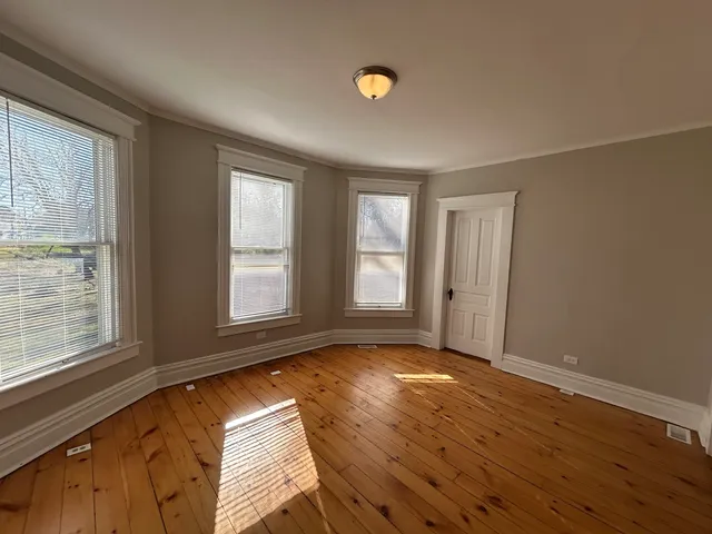 $149,900 | 10509 North Main Street, Richmond, IL 60071