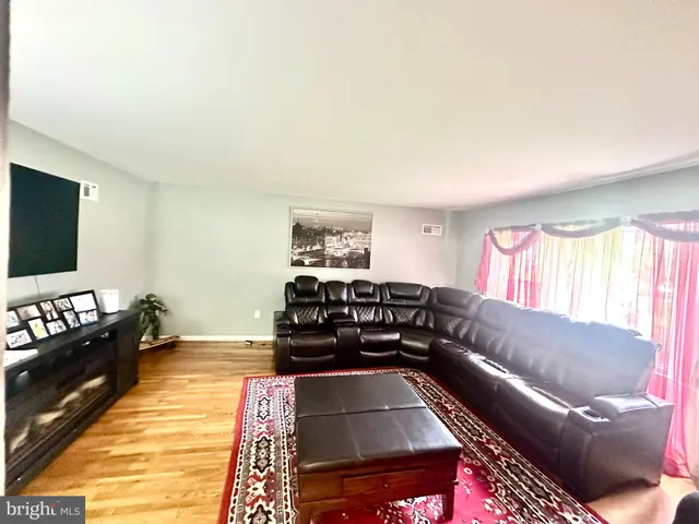 $649,990 | 10117 Chickadee Lane, Adelphi, MD 20783