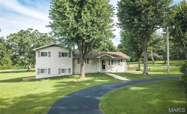 $290,000 | 22900 East State Rte P, St. James, MO 65559
