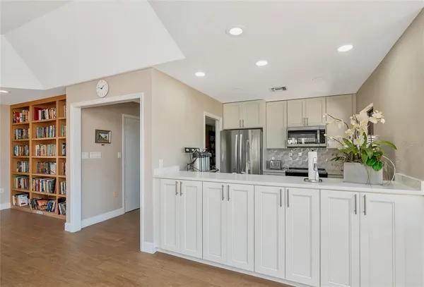 $349,900 | 5408 Eagles Point Circle, Unit 302, Sarasota, FL 34231