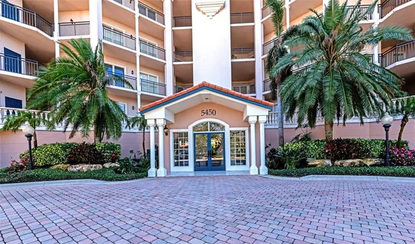 $349,900 | 5408 Eagles Point Circle, Unit 302, Sarasota, FL 34231