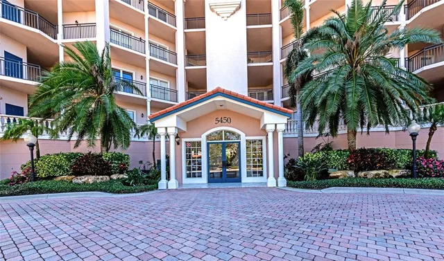 $479,000 | 5408 Eagles Point Circle, Unit 302, Sarasota, FL 34231