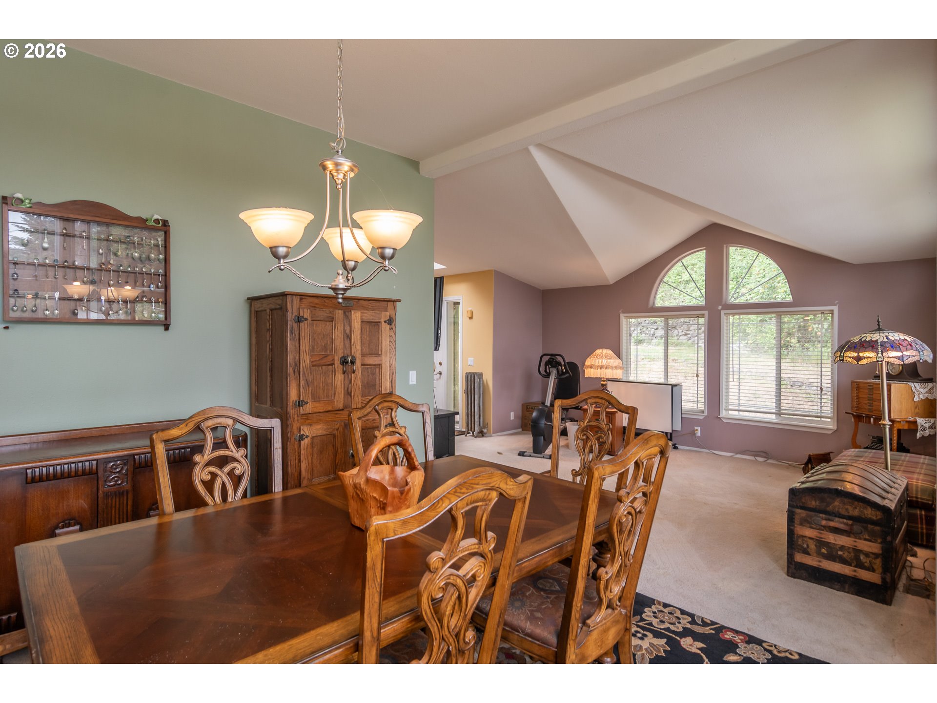 562 Valley Road Roseburg, OR 97471 - Photo 15 of 48 Living Room/Dining Room