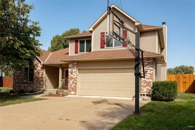 $380,000 | 1303 Pin Oak Circle, Ottawa, KS 66067