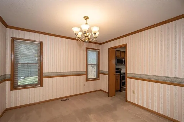 $380,000 | 1303 Pin Oak Circle, Ottawa, KS 66067