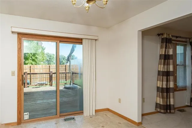 $380,000 | 1303 Pin Oak Circle, Ottawa, KS 66067