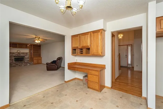 $380,000 | 1303 Pin Oak Circle, Ottawa, KS 66067