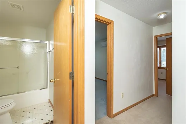 $380,000 | 1303 Pin Oak Circle, Ottawa, KS 66067