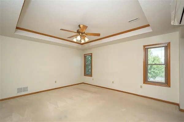 $370,000 | 1303 Pin Oak Circle, Ottawa, KS 66067