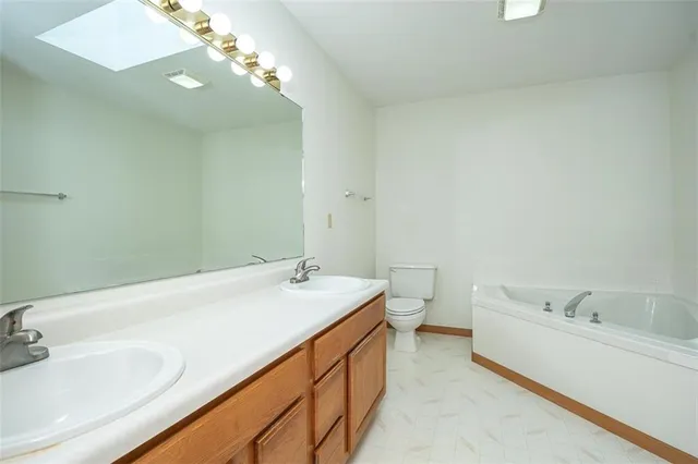 $380,000 | 1303 Pin Oak Circle, Ottawa, KS 66067