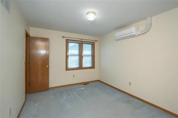 $370,000 | 1303 Pin Oak Circle, Ottawa, KS 66067