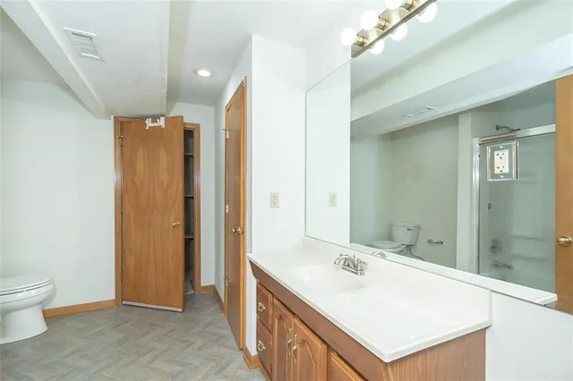 $380,000 | 1303 Pin Oak Circle, Ottawa, KS 66067