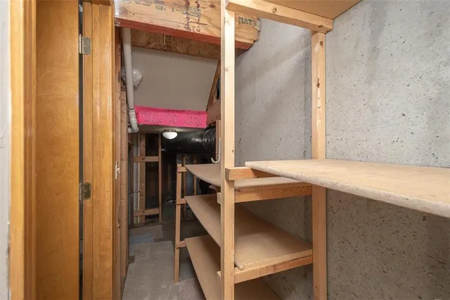 $380,000 | 1303 Pin Oak Circle, Ottawa, KS 66067