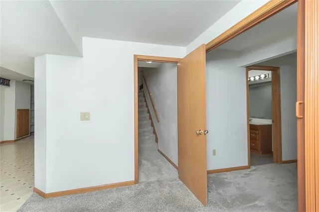 $380,000 | 1303 Pin Oak Circle, Ottawa, KS 66067