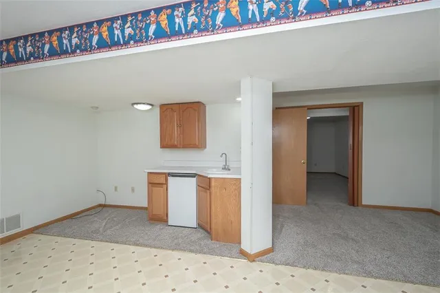 $380,000 | 1303 Pin Oak Circle, Ottawa, KS 66067