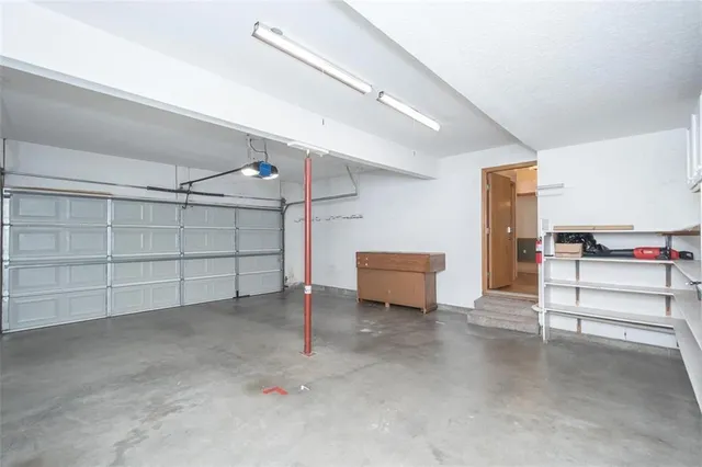 $380,000 | 1303 Pin Oak Circle, Ottawa, KS 66067