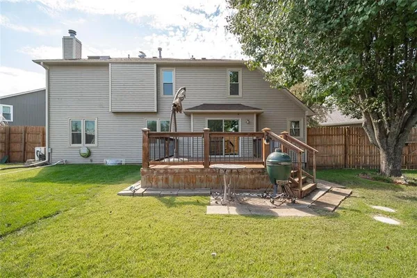 $370,000 | 1303 Pin Oak Circle, Ottawa, KS 66067