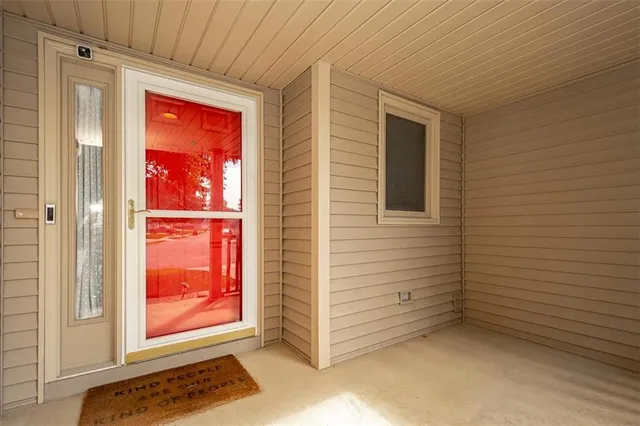 $380,000 | 1303 Pin Oak Circle, Ottawa, KS 66067