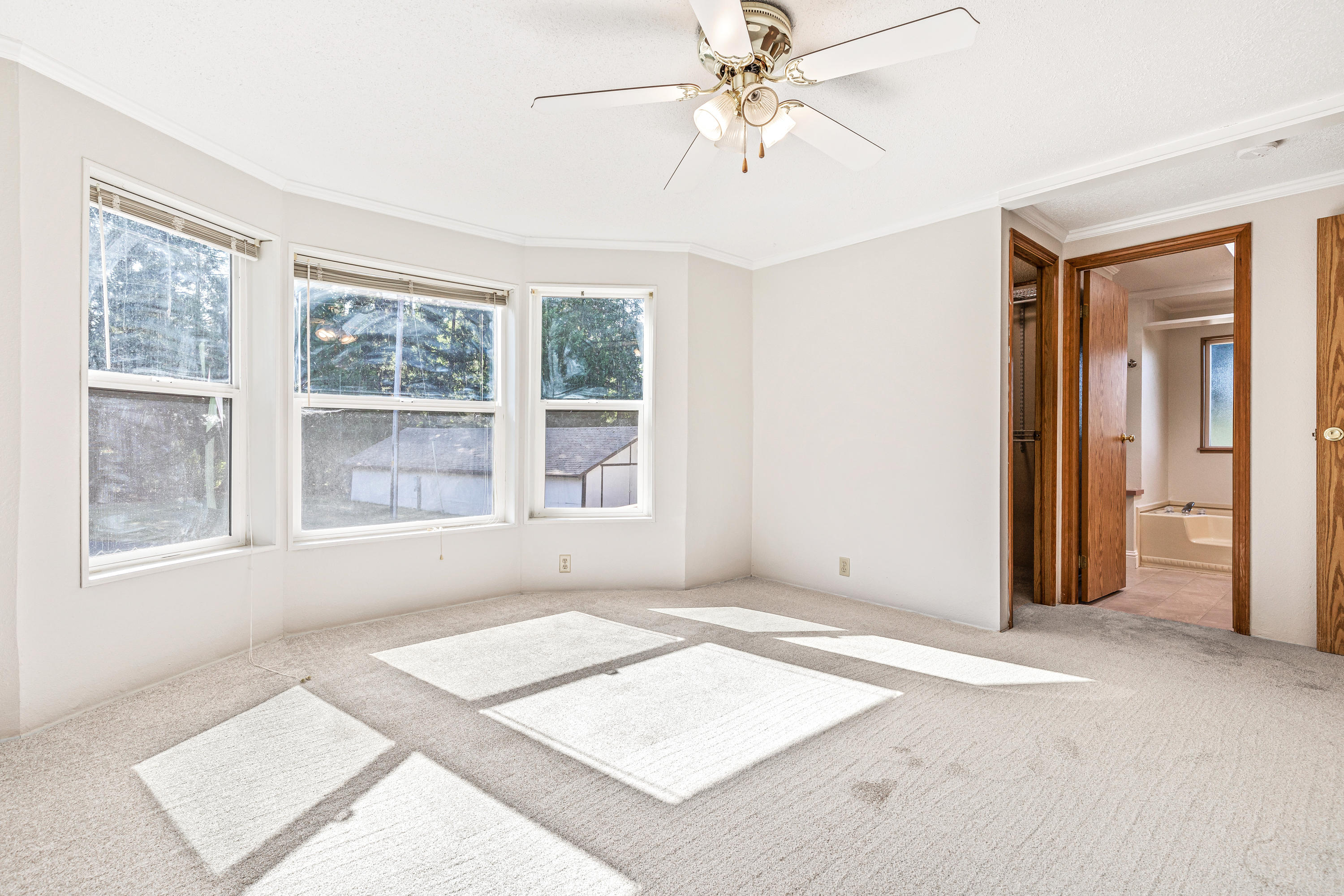 6745 North Applegate Road Grants Pass, OR 97527 - Photo 16 of 82 9R9A9277