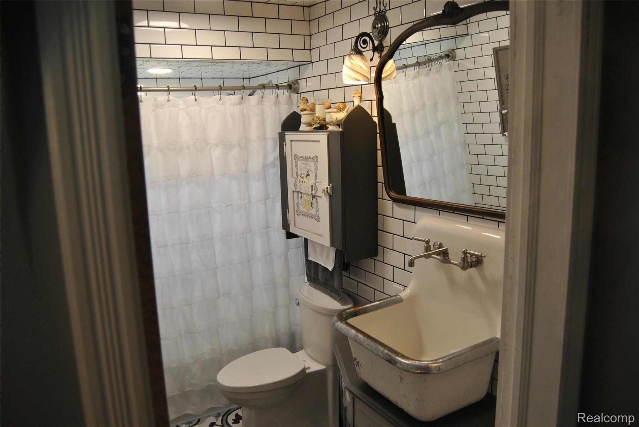 1315 Bowers Road Lapeer, MI 48446 - Photo 15 of 21 DSC_0313.JPG