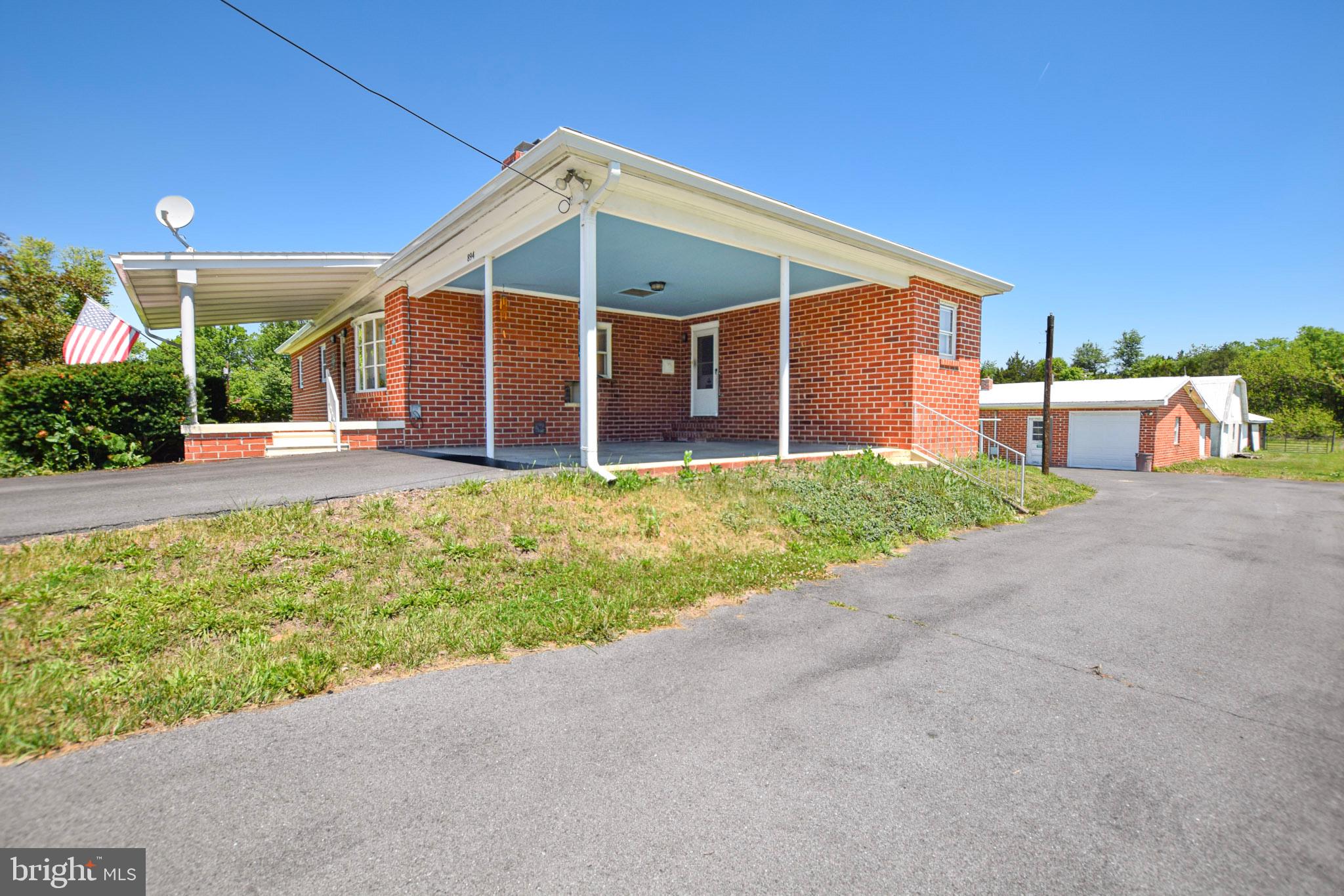 894 Files Cross Road Martinsburg, WV 25404 - Photo 2 of 40