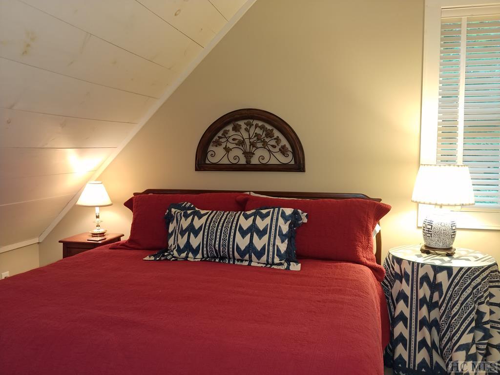110 Eagle Ridge Road Sapphire, NC 28774 - Photo 19 of 30 Gallery Image 19