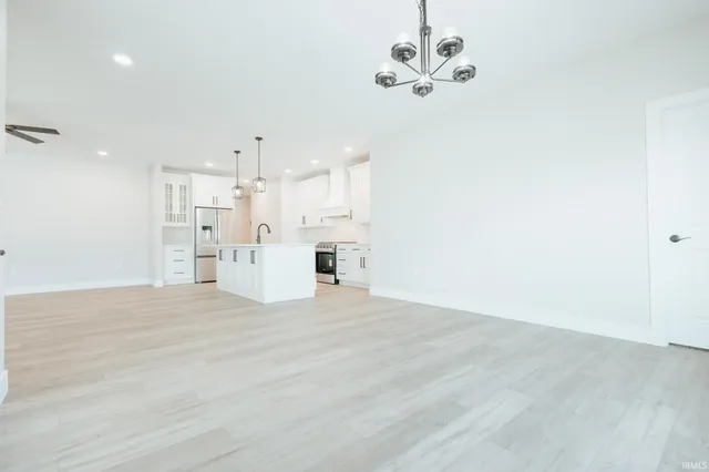 $449,900 | 18801 Roscommon Road, Evansville, IN 47725