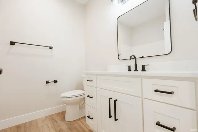 $449,900 | 18801 Roscommon Road, Evansville, IN 47725