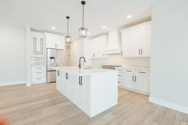 $449,900 | 188001 Roscommon Road, Evansville, IN 47725