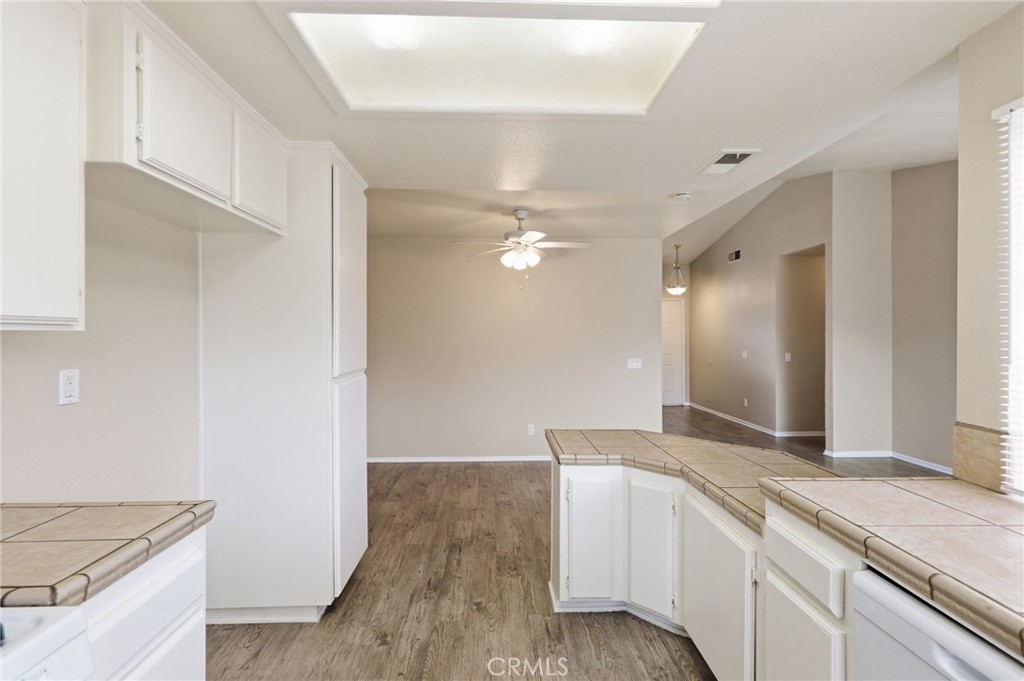 43941 Maria Circle Lancaster, CA 93535 - Photo 12 of 40