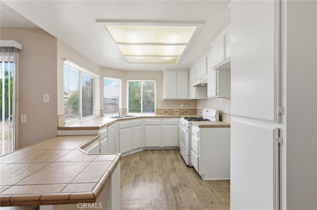 43941 Maria Circle Lancaster, CA 93535 - Photo 9 of 40