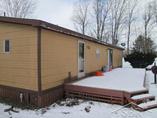 9084 North Leaton Road Clare, MI 48617 - Photo 4 of 13 31312992-3.JPG