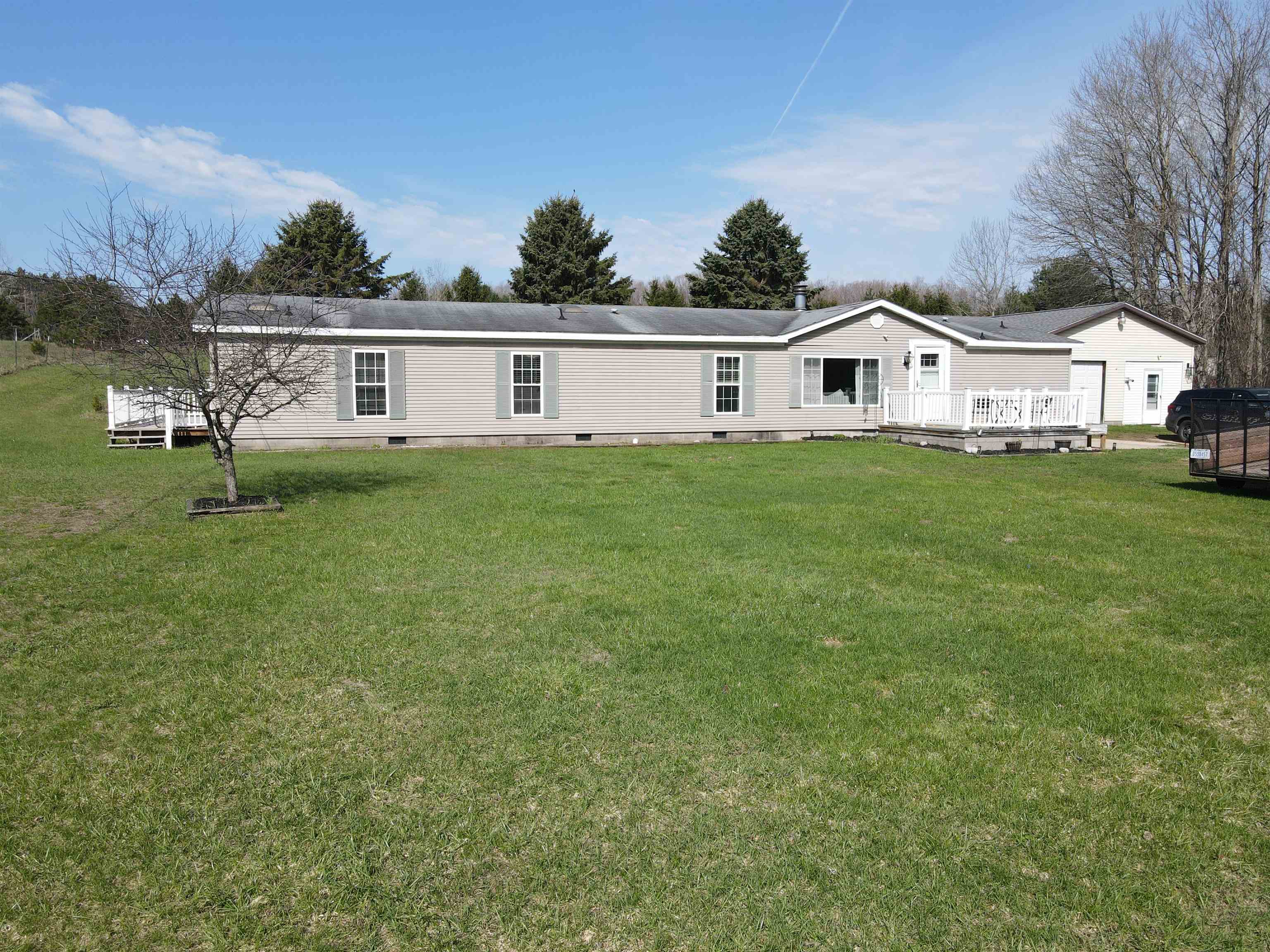 305 North Advance Road East Jordan, MI 49727 - Photo 1 of 47
