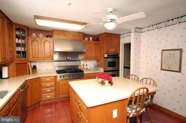 4832 Round Hill Road Frederick, MD 21702 - Photo 4 of 28 Kitchen