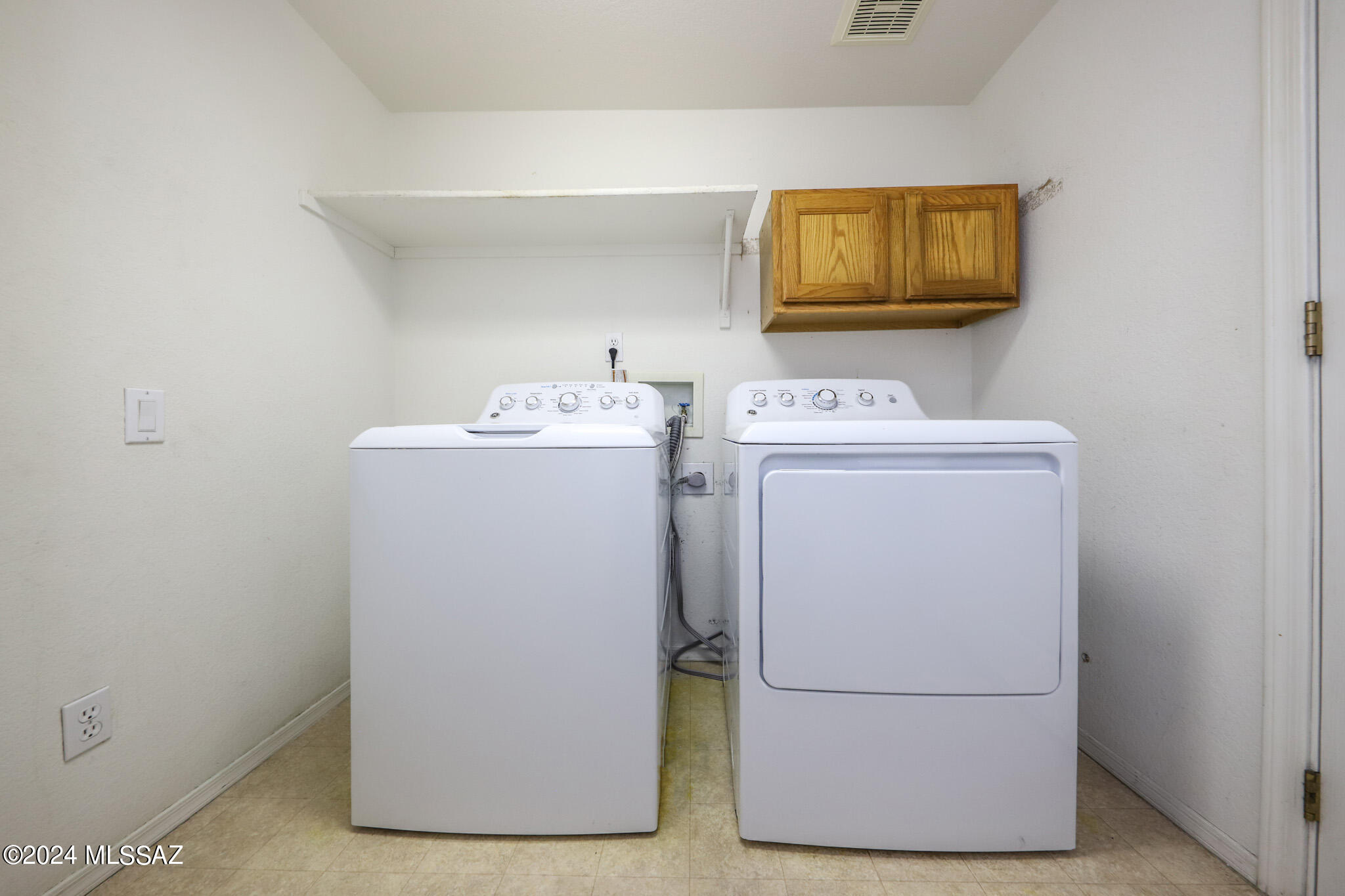 831 South Rincon Rising Road Tucson, AZ 85748 - Photo 15 of 33 Washer & Dryer included