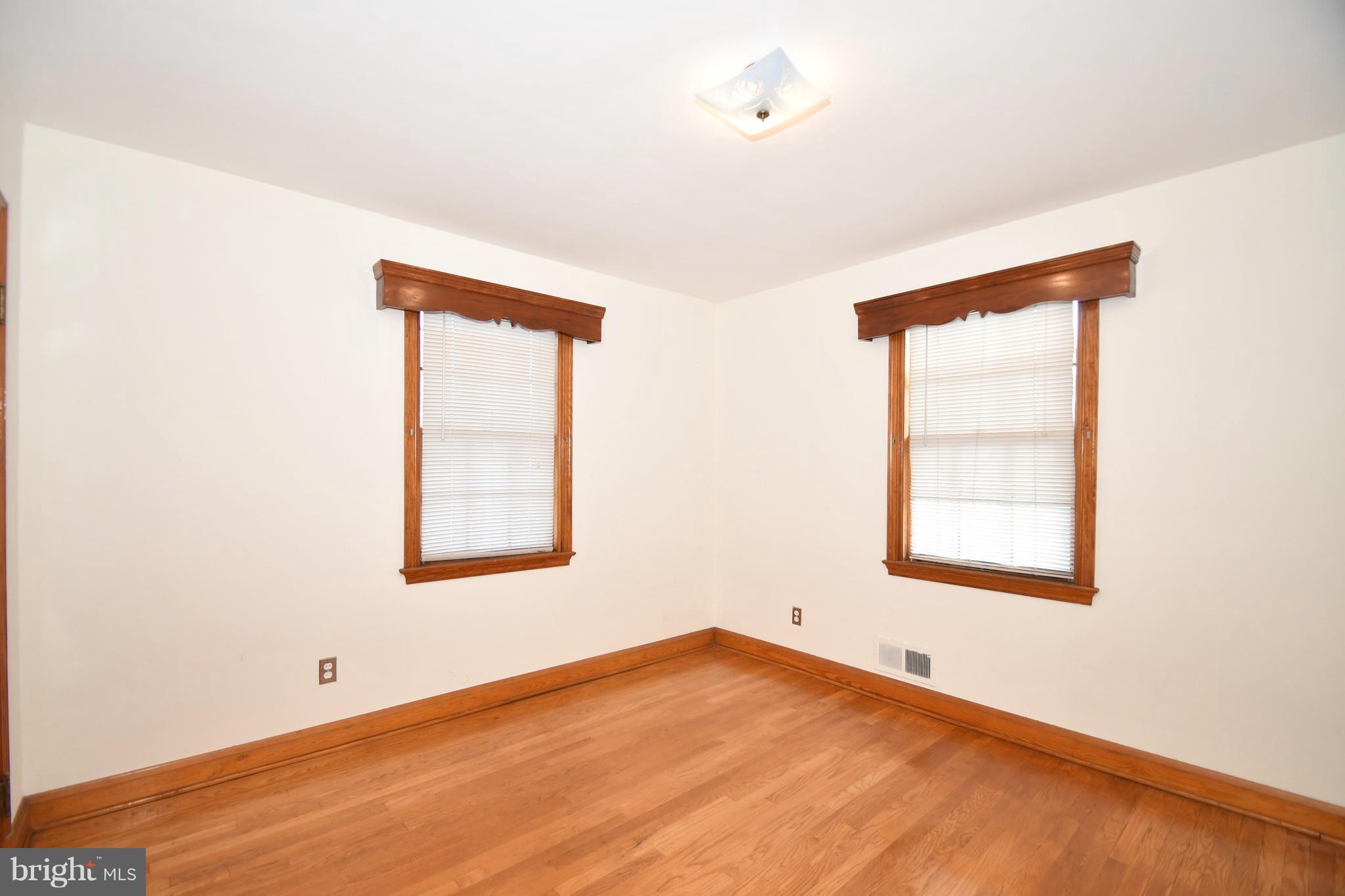 7009 Mornington Road Dundalk, MD 21222 - Photo 28 of 48 an empty room with a window