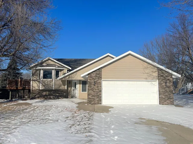 $375,000 | 2210 9th Avenue Southeast, Willmar, MN 56201
