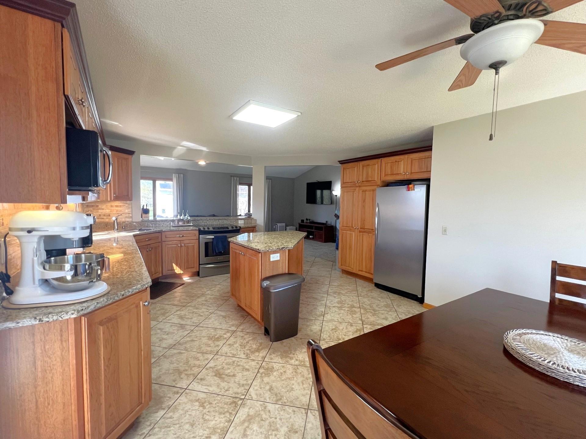 2210 9th Avenue Southeast Willmar, MN 56201 - Photo 15 of 41