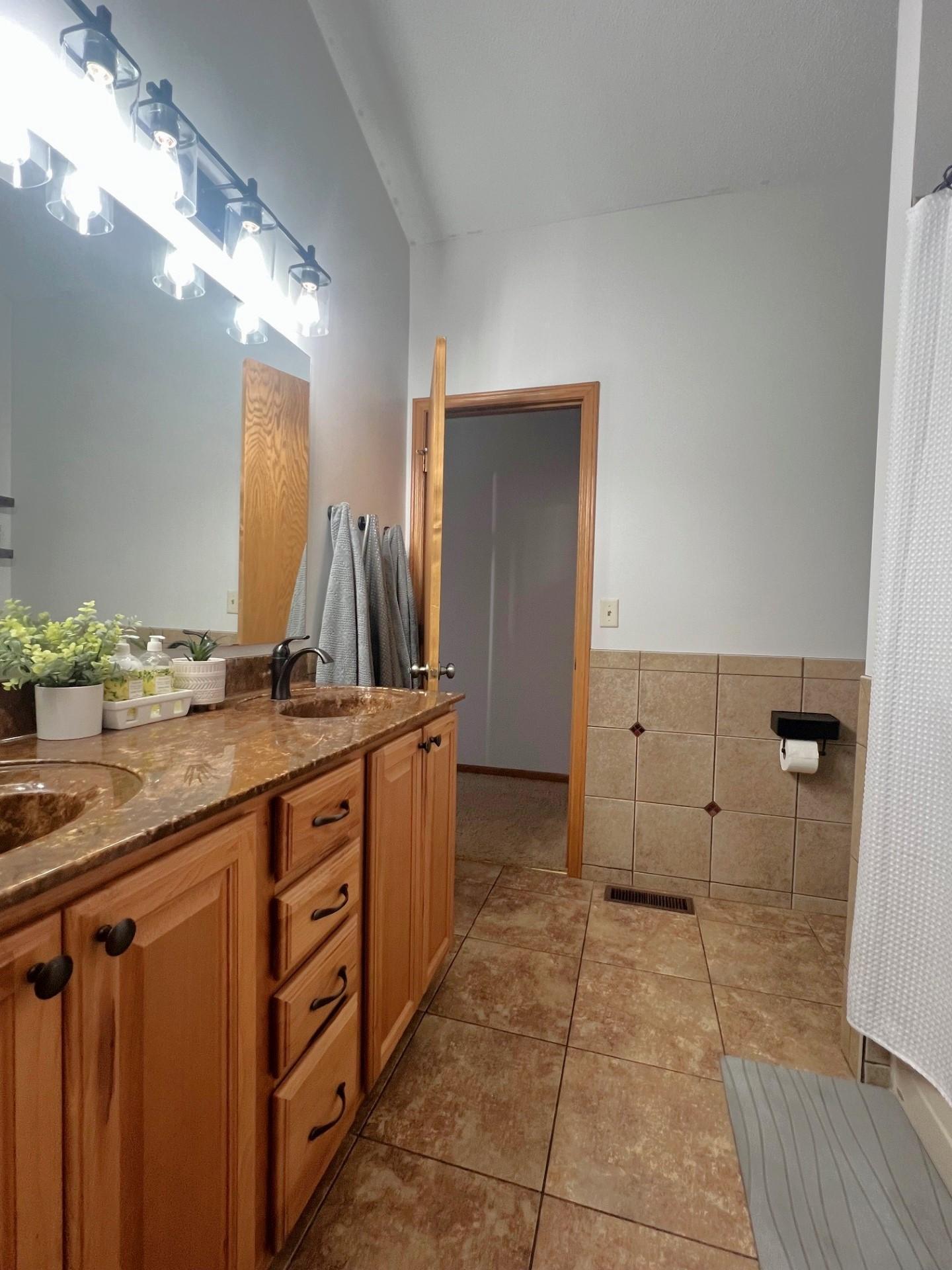 2210 9th Avenue Southeast Willmar, MN 56201 - Photo 22 of 41