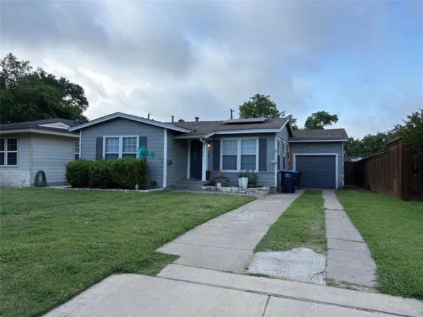 $1,900 | 5704 Hiett Court, Fort Worth, TX 76112