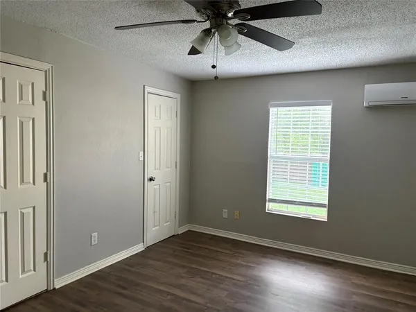 $1,900 | 5704 Hiett Court, Fort Worth, TX 76112