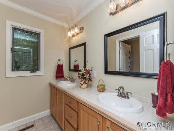 394 Racquet Club Road Asheville, NC 28803 - Photo 18 of 24 Gallery Image 18