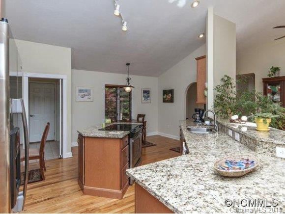 394 Racquet Club Road Asheville, NC 28803 - Photo 10 of 24 Gallery Image 10