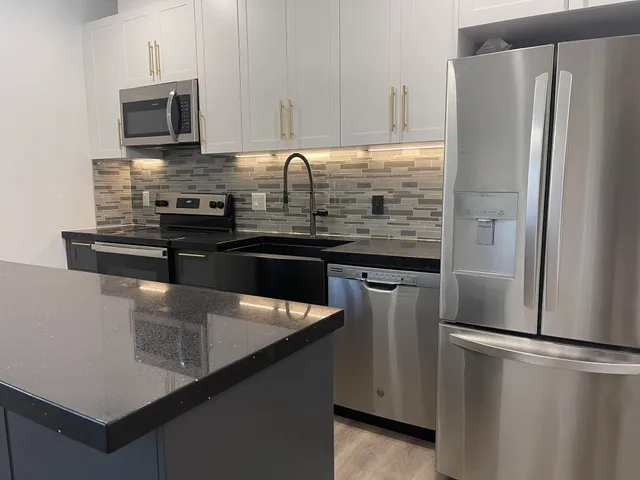 $2,550 | 211 Baldwin Avenue, Unit 601, Jersey City, NJ 07306