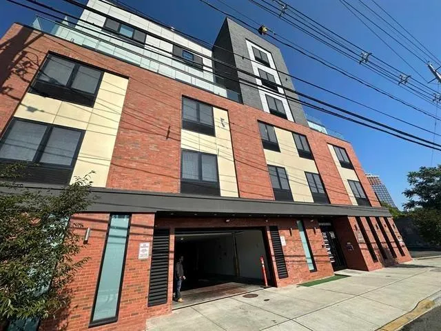 $2,550 | 211 Baldwin Avenue, Unit 601, Jersey City, NJ 07306