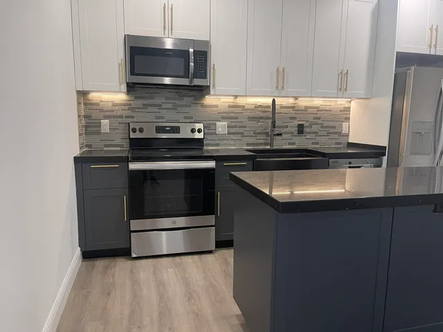 $2,550 | 211 Baldwin Avenue, Unit 601, Jersey City, NJ 07306