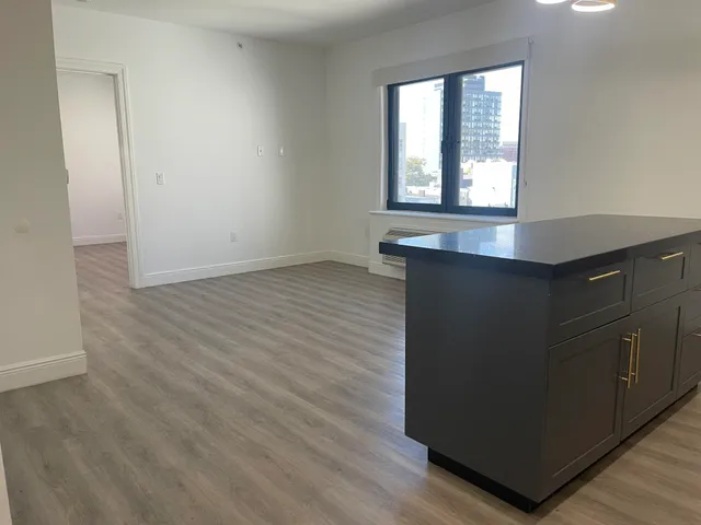 $2,550 | 211 Baldwin Avenue, Unit 601, Jersey City, NJ 07306
